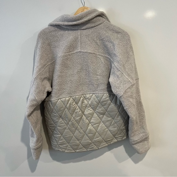 Lululemon Show Me the Sherpa Jacket - Picture 8 of 14